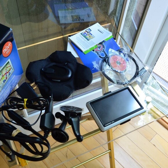 Garmin Nuvi 660 GPS BUNDLE - Picture 3 of 9